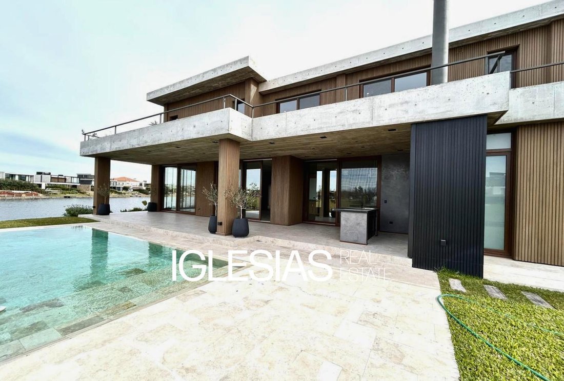 Casa en Tigre, Provincia de Buenos Aires, Argentina 1 - 18769954