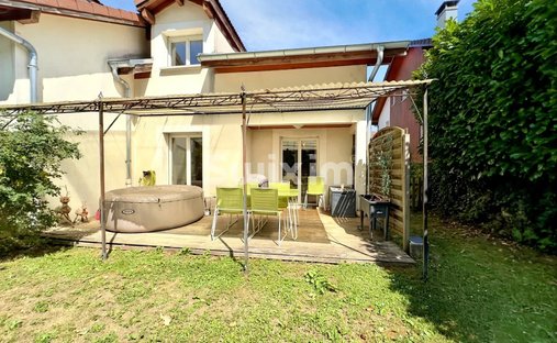Casa a Viry, Auvergne-Rodano-Alpi, Francia 1