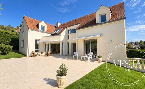 Casa en Vieux Talant-Clinique, Talant, Francia 1