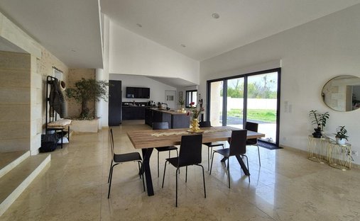 Haus in Berson, Neu-Aquitanien, Frankreich 1