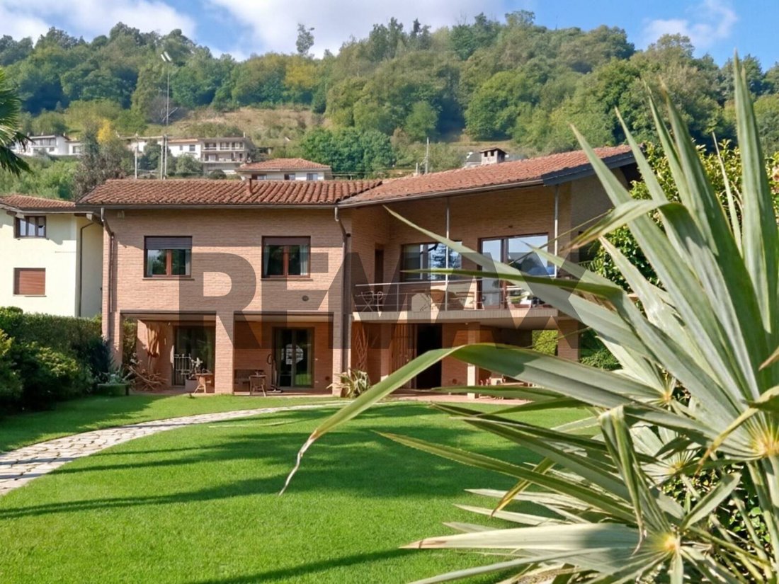 Villa in Meina, Piemont, Italien 1 - 18773442