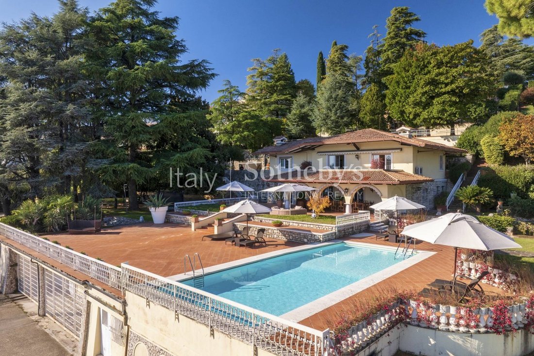 House in Padenghe sul Garda, Lombardy, Italy 2 - 16655821