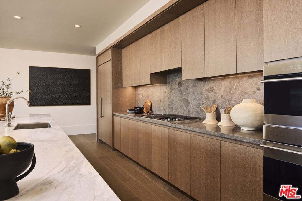 Condo in Los Angeles, California, United States 3 - 18771036