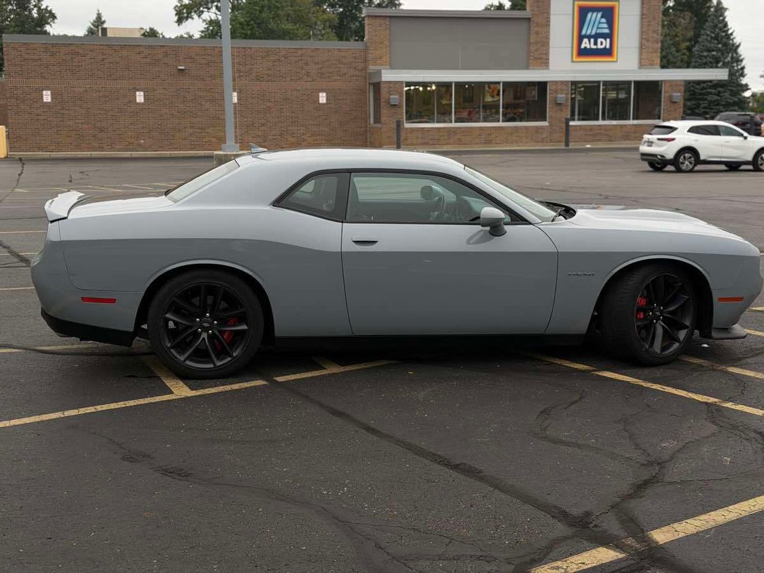 Coupe in Detroit, MI, United States 5 - 18769427