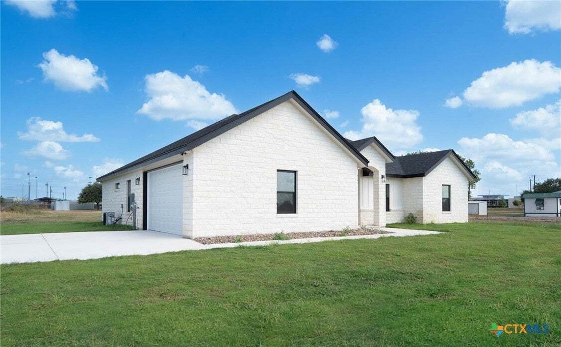 House in Seguin, Texas, United States 2 - 18118544