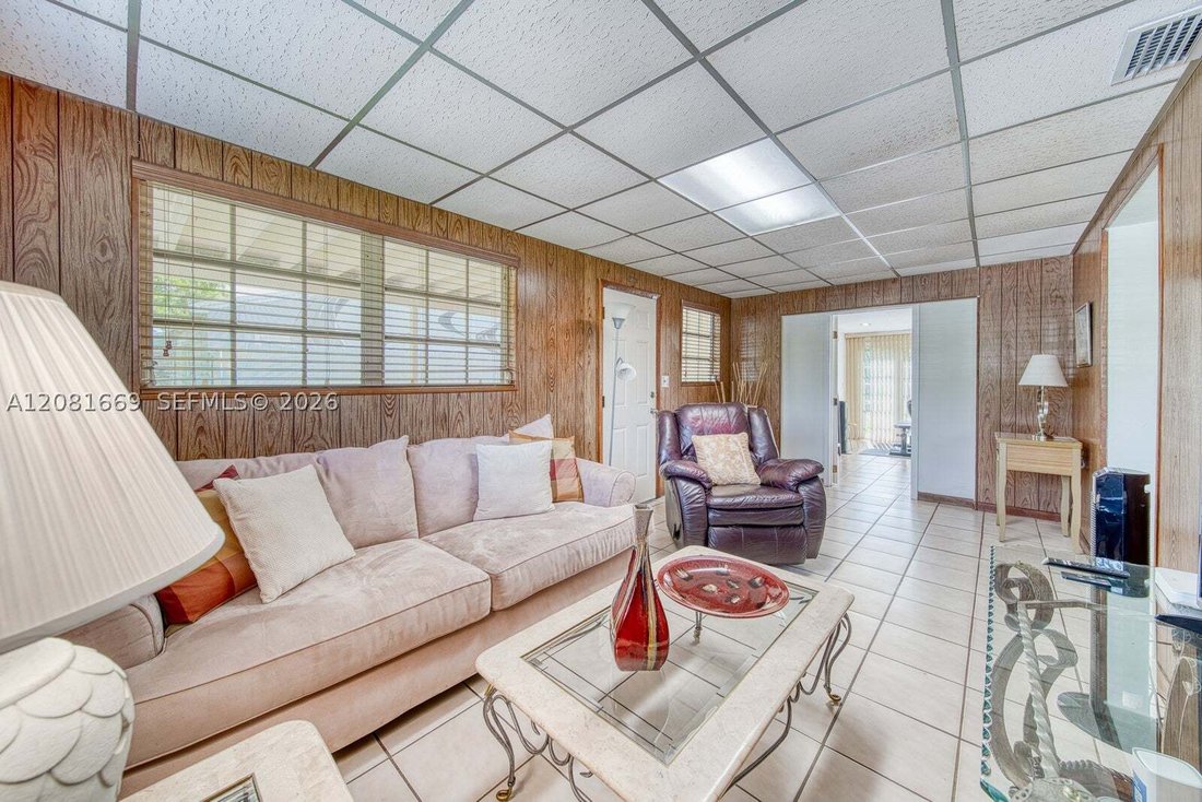 House in Miami, Florida, United States 5 - 18771180