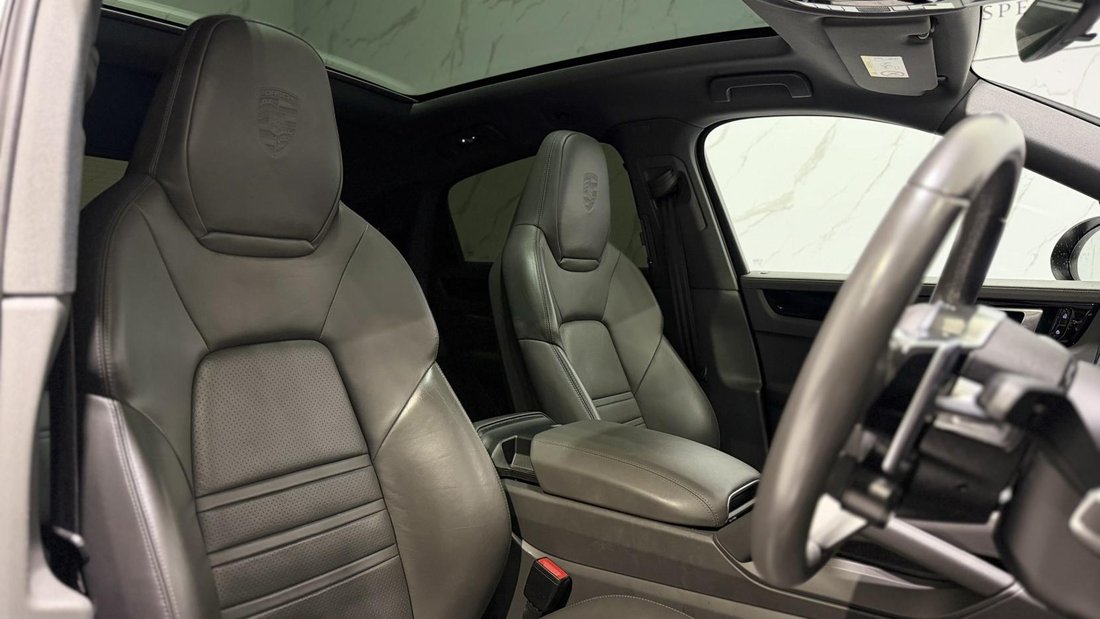 Suv in Ruislip, United Kingdom 3 - 18770714