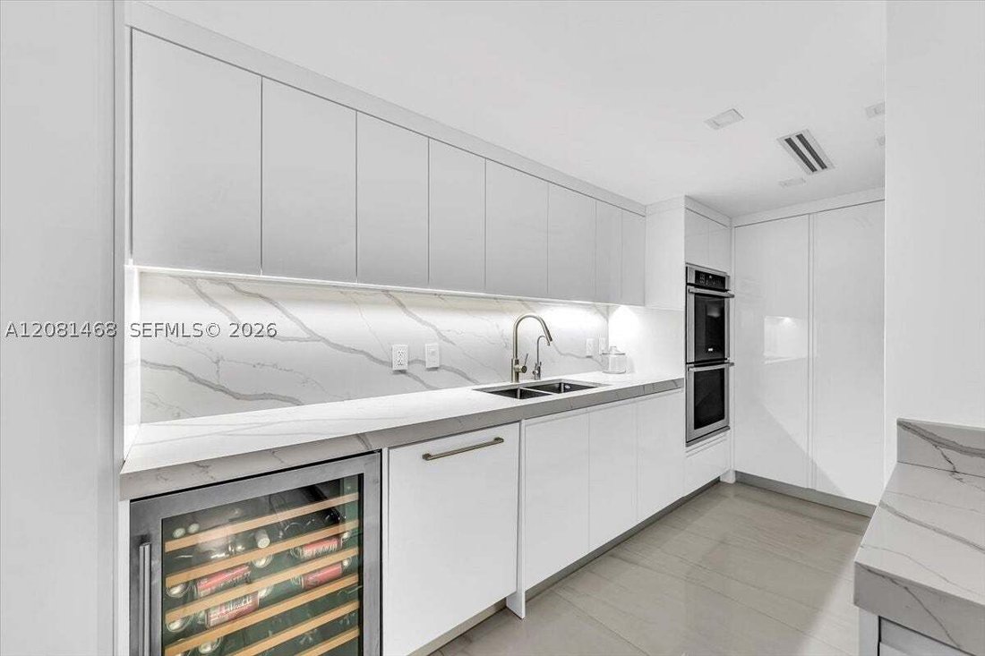 Condominio en Bal Harbour, Florida, Estados Unidos 3 - 18771206