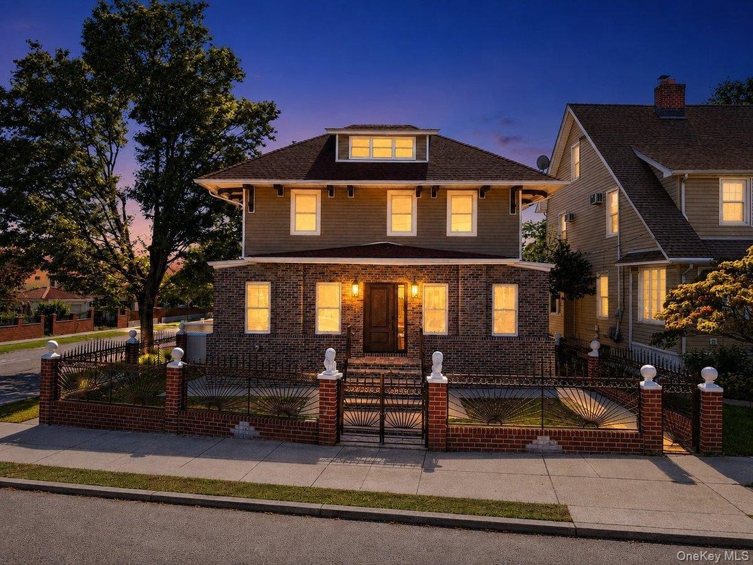 House in New York, New York, United States 1 - 18768322