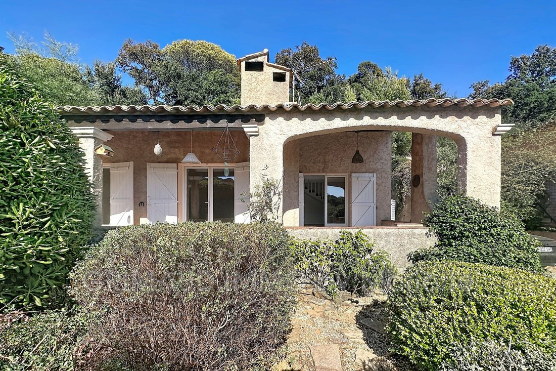 Villa in Grimaud, Provence-Alpes-Côte d'Azur, Frankreich 1 - 18278338