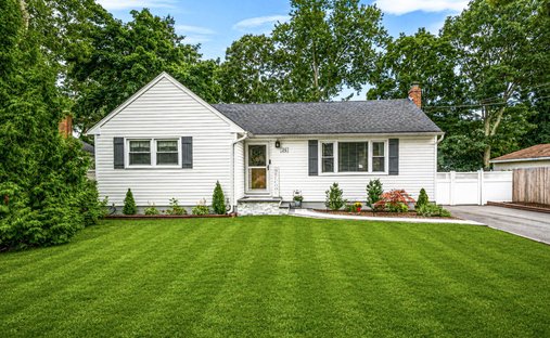 Haus in Lake Grove, New York, Vereinigte Staaten 1