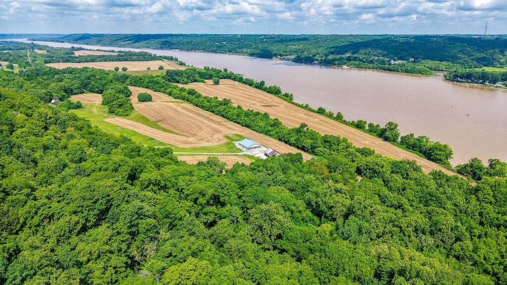 Farm Ranch in Augusta, Kentucky, United States 3 - 18247177