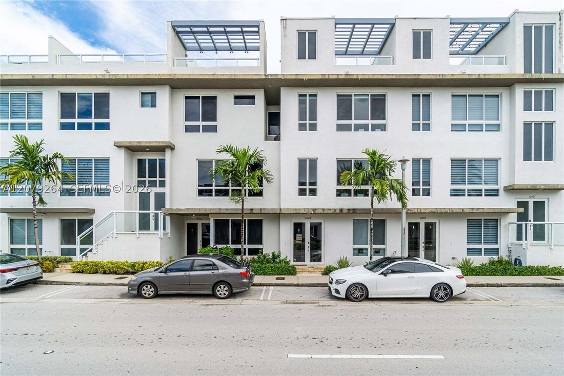 Townhouse en Doral, Florida, Estados Unidos 4 - 18768549