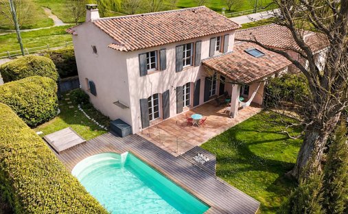 Villa in Granettes-Jauberte-Sainte Anne, Aix-en-Provence, France 1