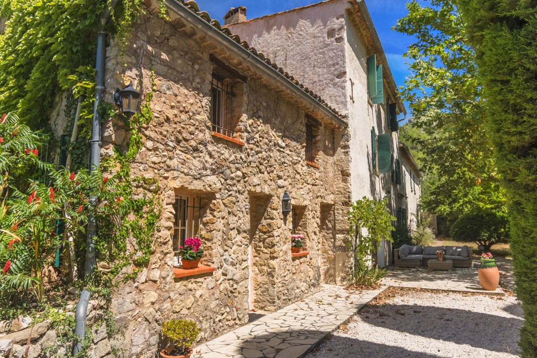 House in Neoules, Provence-Alpes-Côte d'Azur, France 3 - 18769624