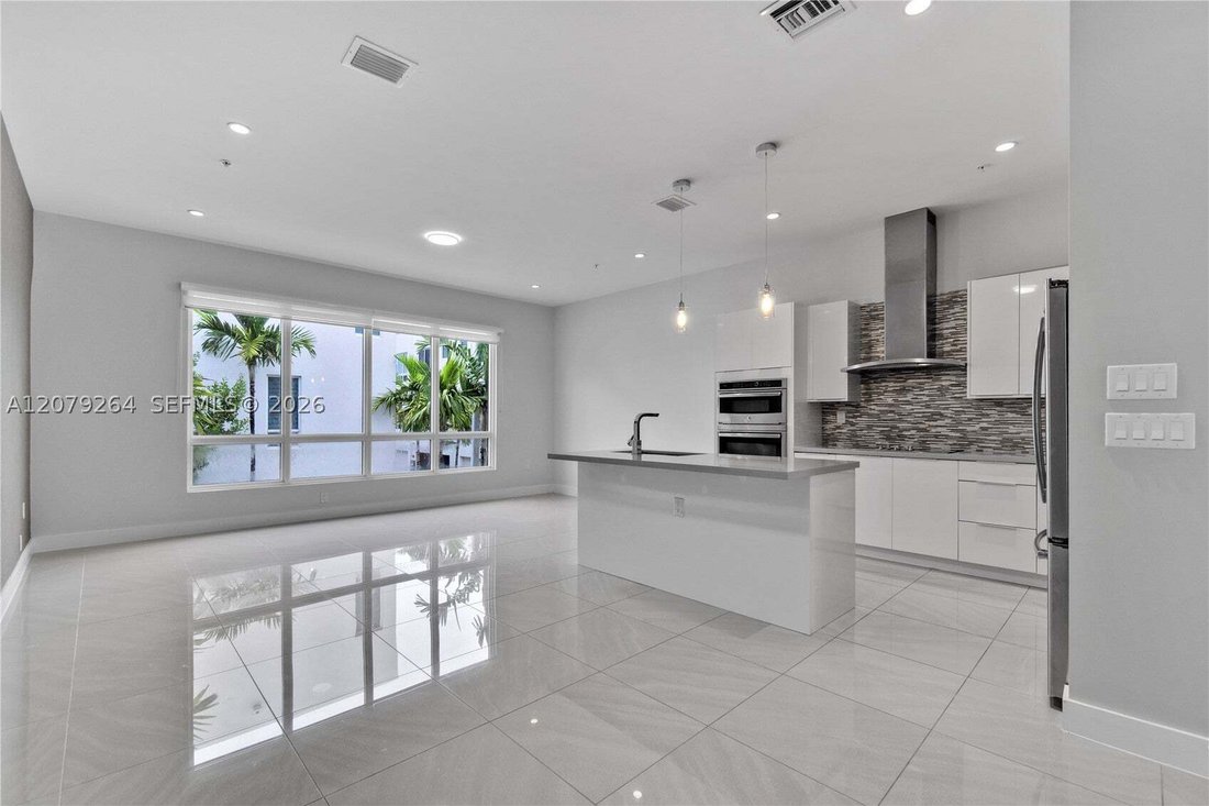 Townhouse en Doral, Florida, Estados Unidos 3 - 18768549
