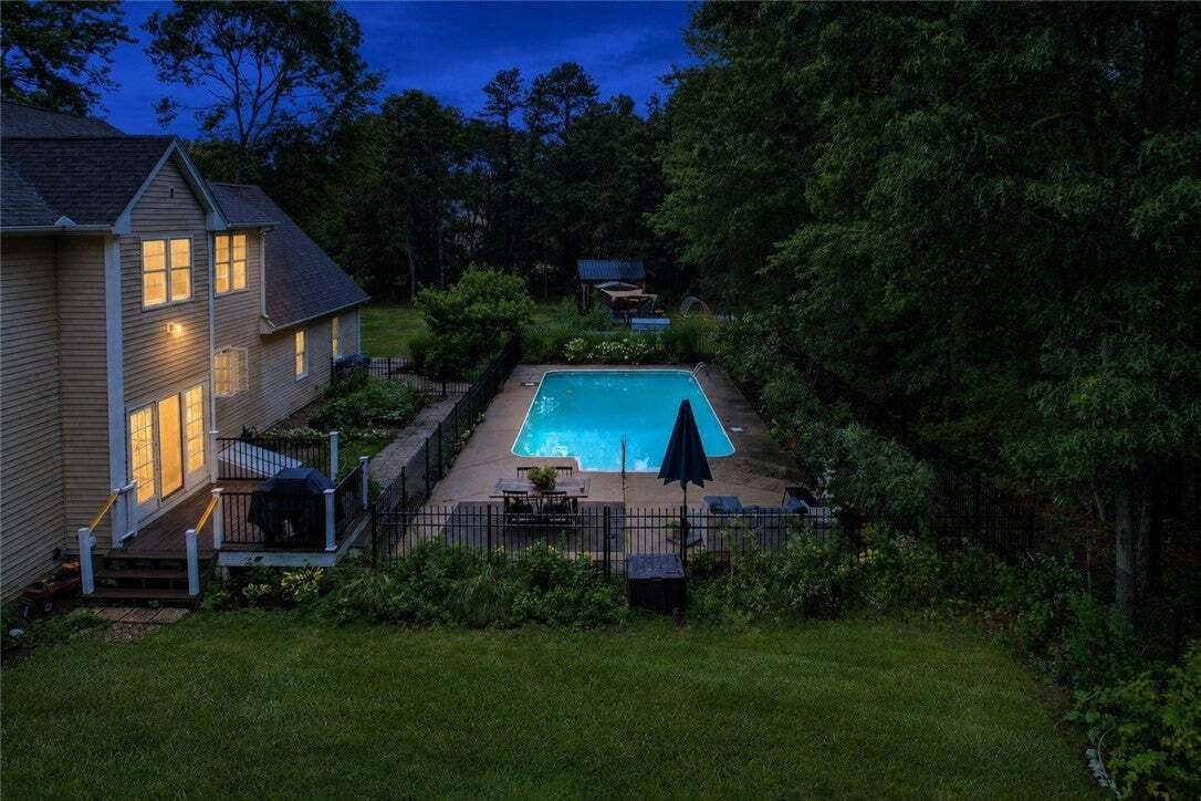 House in South Kingstown, Rhode Island, United States 4 - 18550985