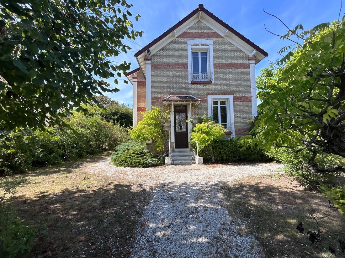 Casa a Le Vésinet, Isola di Francia, Francia 1 - 18772634