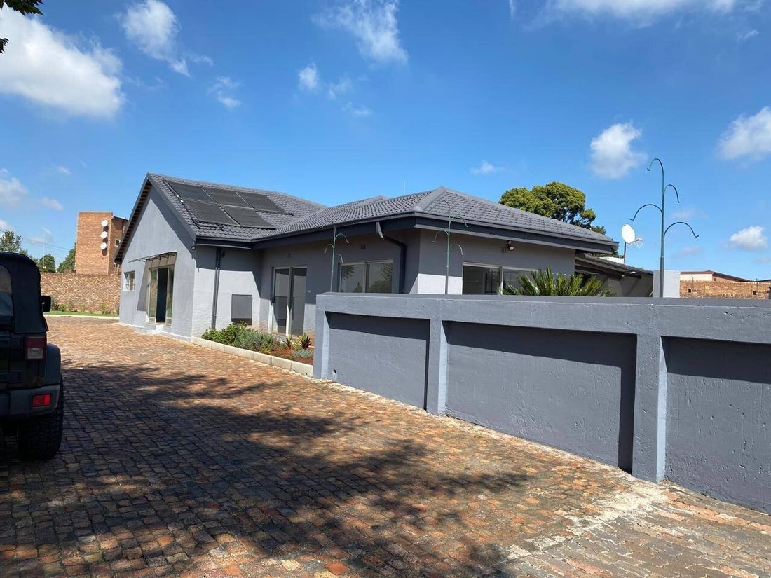 Haus in Benoni North AH, Gauteng, Südafrika 3 - 18772347