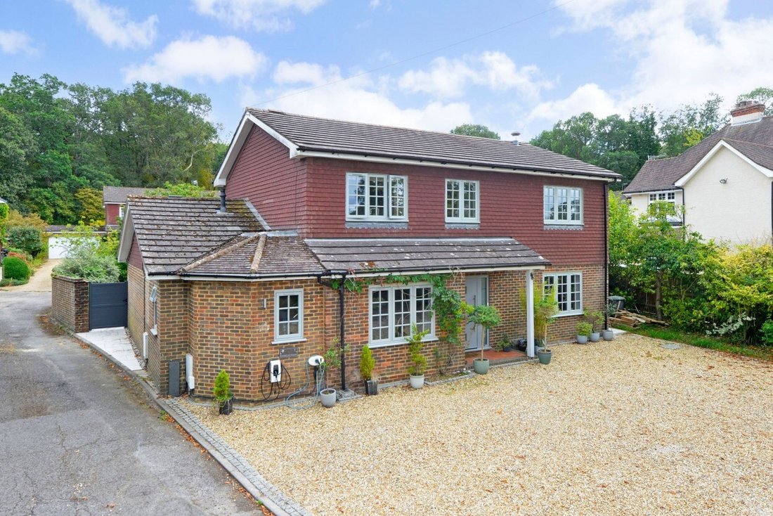 Haus in Cranleigh, England 1 - 18770920