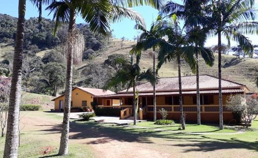Corps de ferme à Cambuí, Minas Gerais, Brésil 1