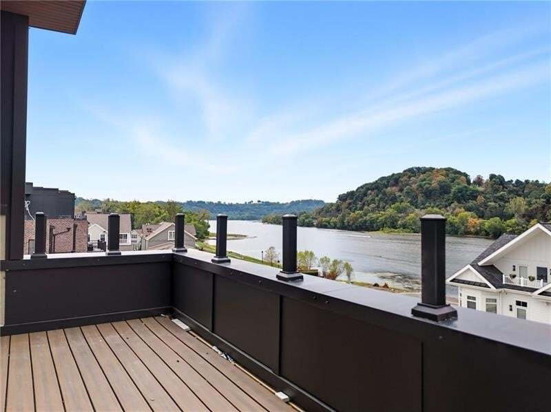 Townhouse in Oakmont, Pennsylvania, United States 4 - 17412779