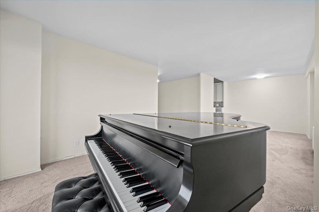 Co Op in New York, New York, United States 5 - 18772523