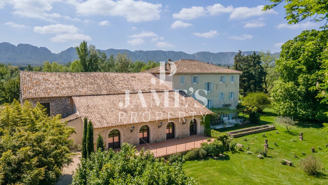 Maison à Saint-Rémy-de-Provence, Provence-Alpes-Côte d'Azur, France 1 - 18767389