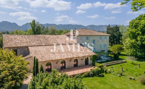 House in Saint-Rémy-de-Provence, Provence-Alpes-Côte d'Azur, France 1
