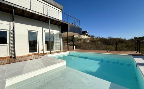 House in La Calera, Cordoba, Argentina 1