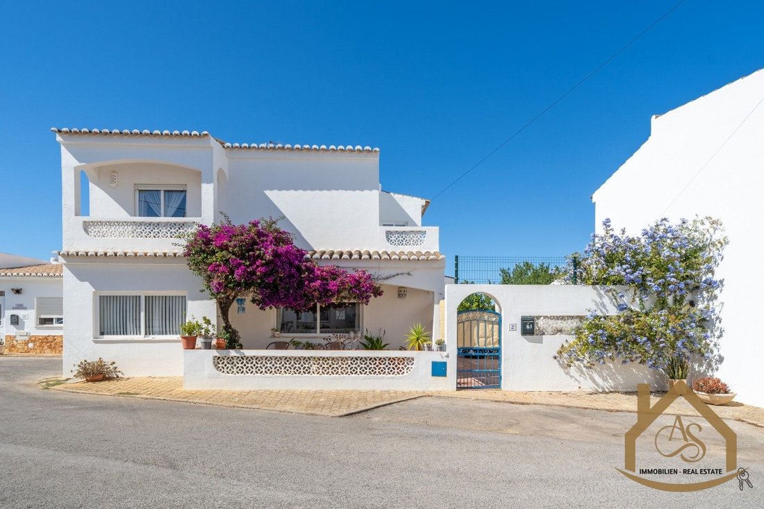Villa in Praia da Luz, Algarve, Portugal 1 - 18707254