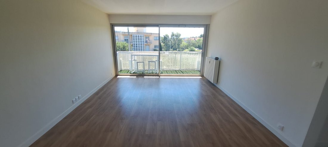 Apartamento en Le Tholonet, Provenza-Alpes-Costa Azul, Francia 2 - 18773719