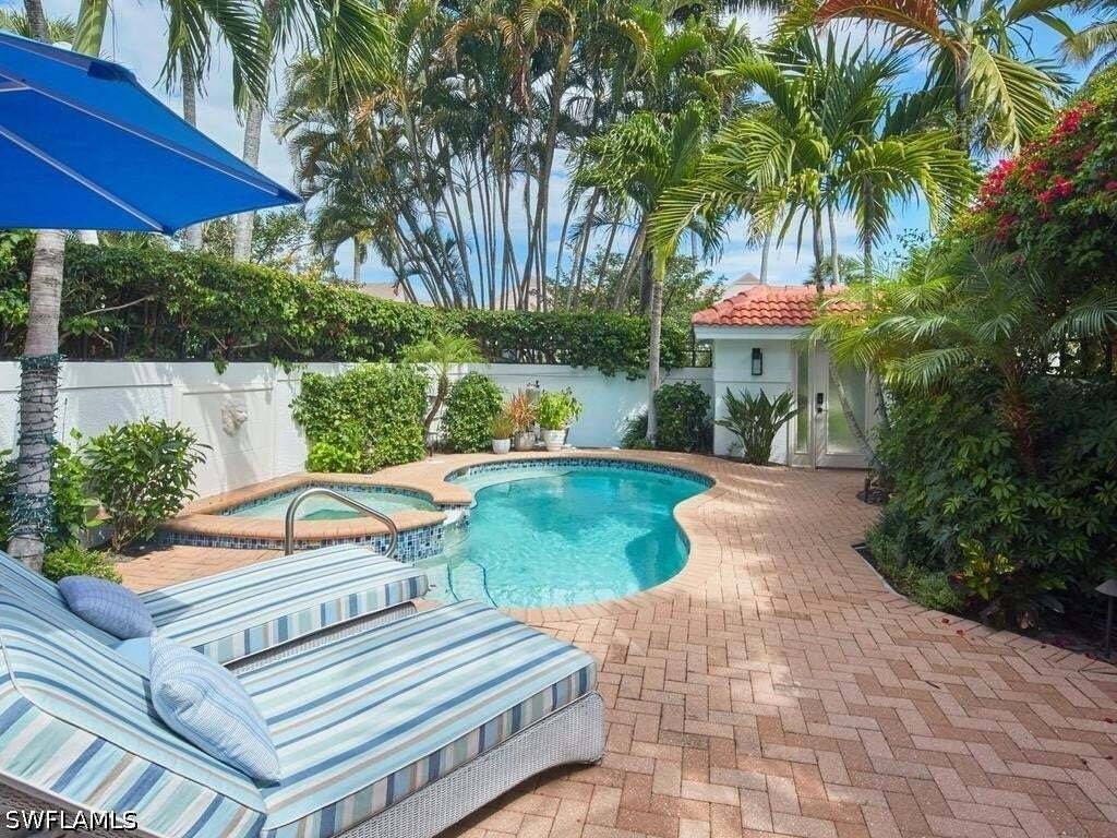Condo in Naples, Florida, United States 3 - 18768433