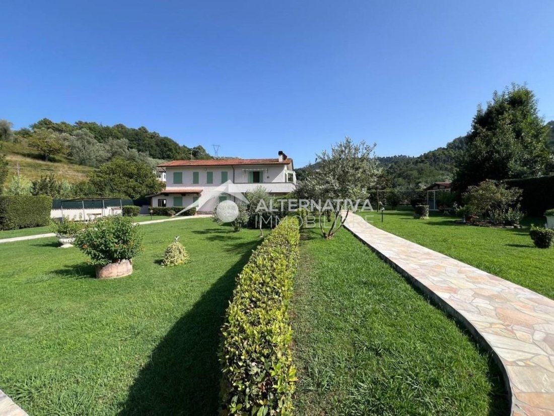 Casa de Campo en Camaiore, Toscana, Italia 1 - 18772289