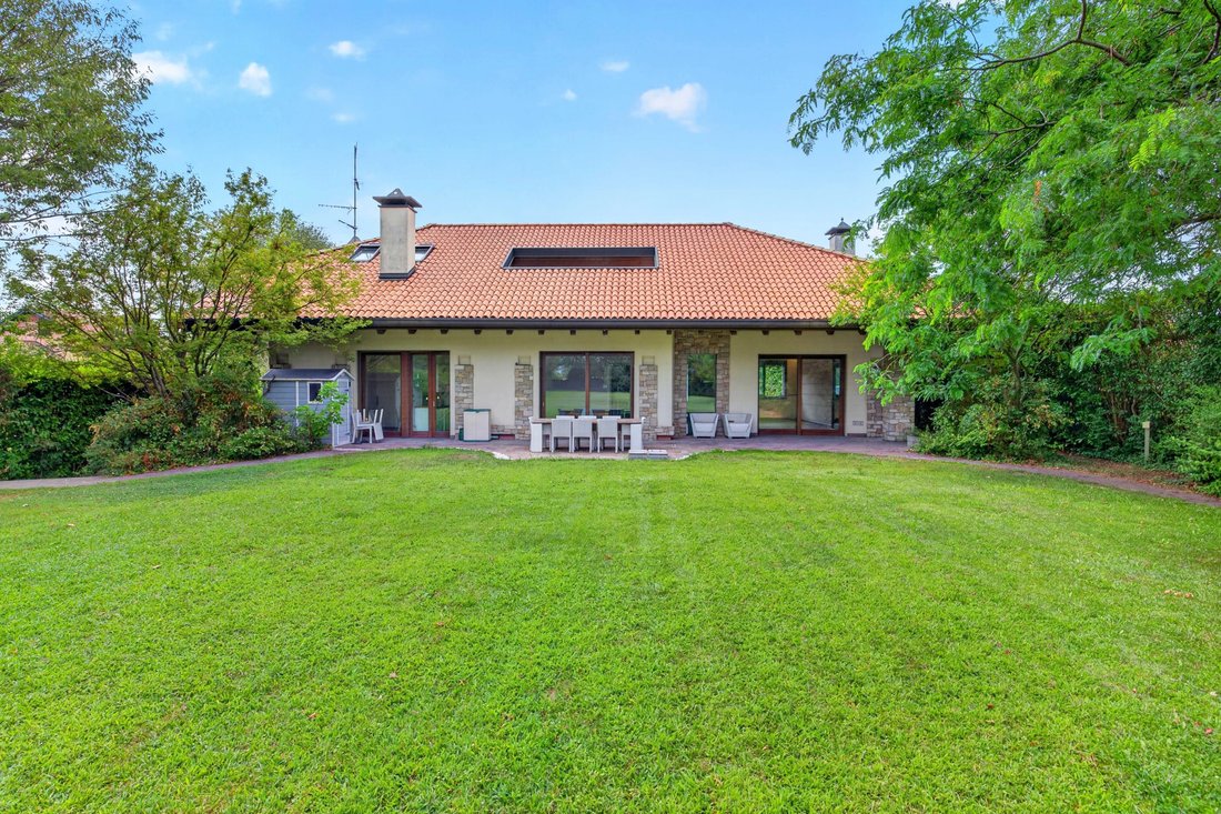 Villa en Saronno, Lombardía, Italia 3 - 18769240