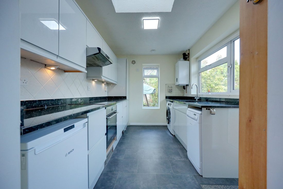 Haus in Burgess Hill, England 4 - 18769617