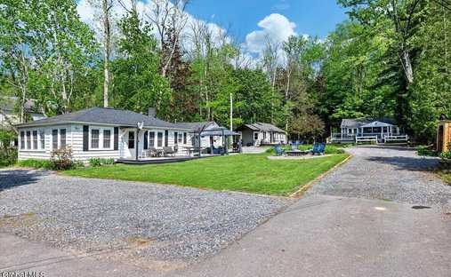House in Saratoga Springs, New York, United States 1