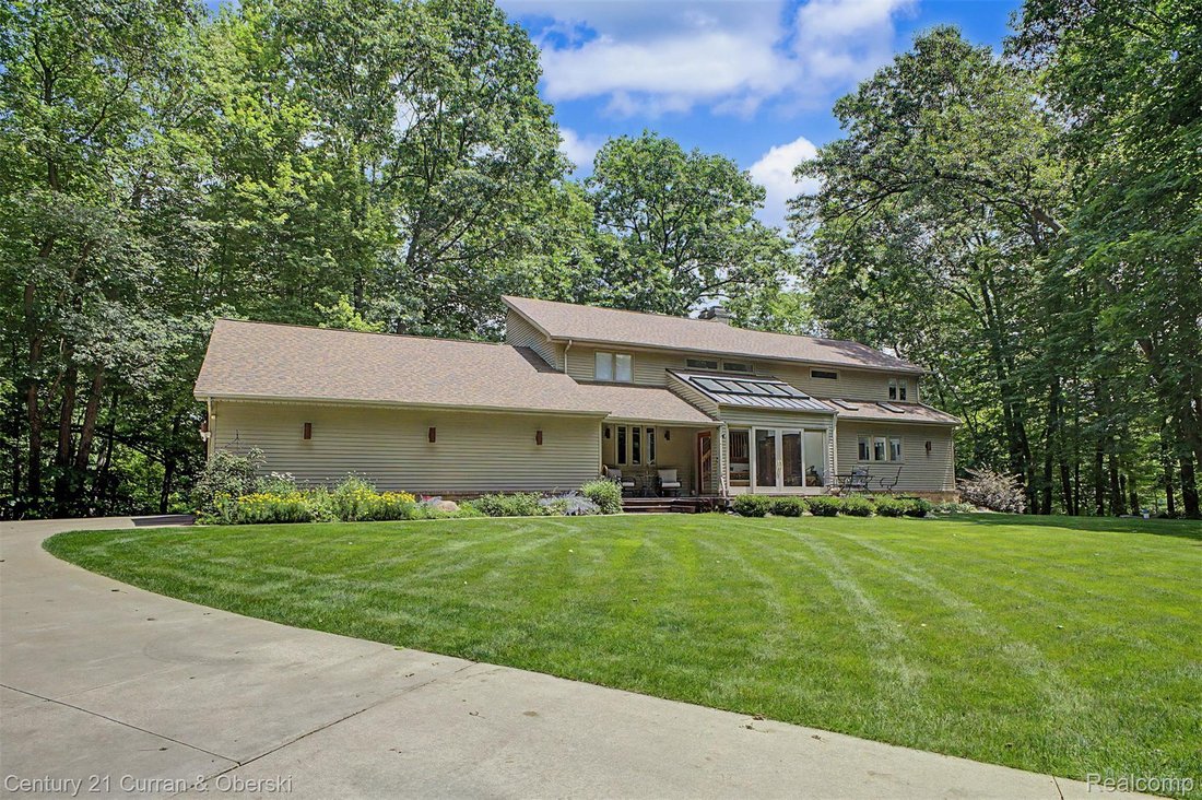 House in Brighton, Michigan, United States 1 - 18769643