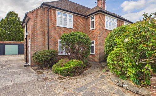 Wohnung in Pinnerwood Park, Hillingdon, England 1