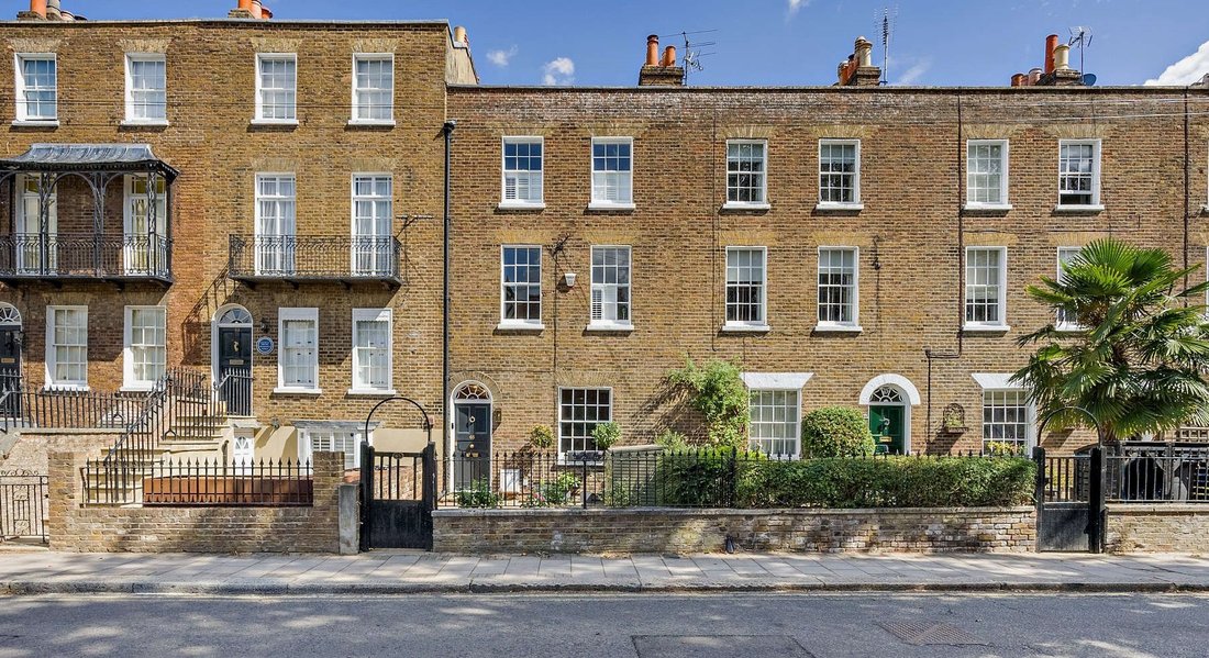 House in Windsor, England 1 - 18768718