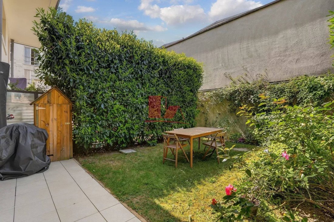 Apartment in Insurrection, Vanves, France 5 - 17796259