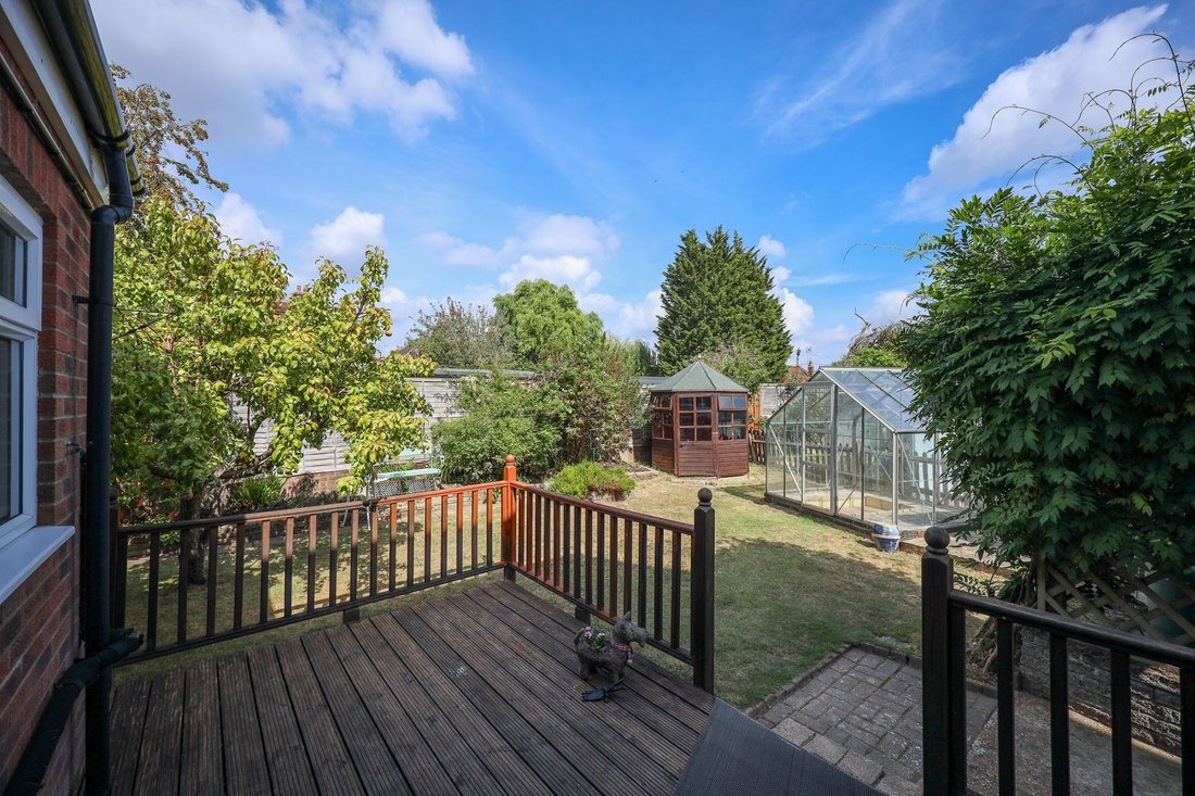 Haus in Burgess Hill, England 2 - 18769617