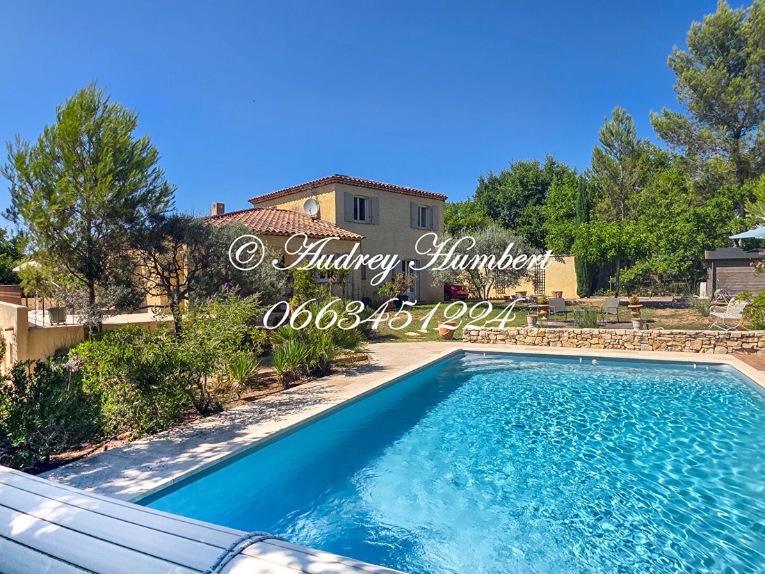 Villa in Sainte-Tulle, Provence-Alpes-Côte d'Azur, France 1 - 18770314