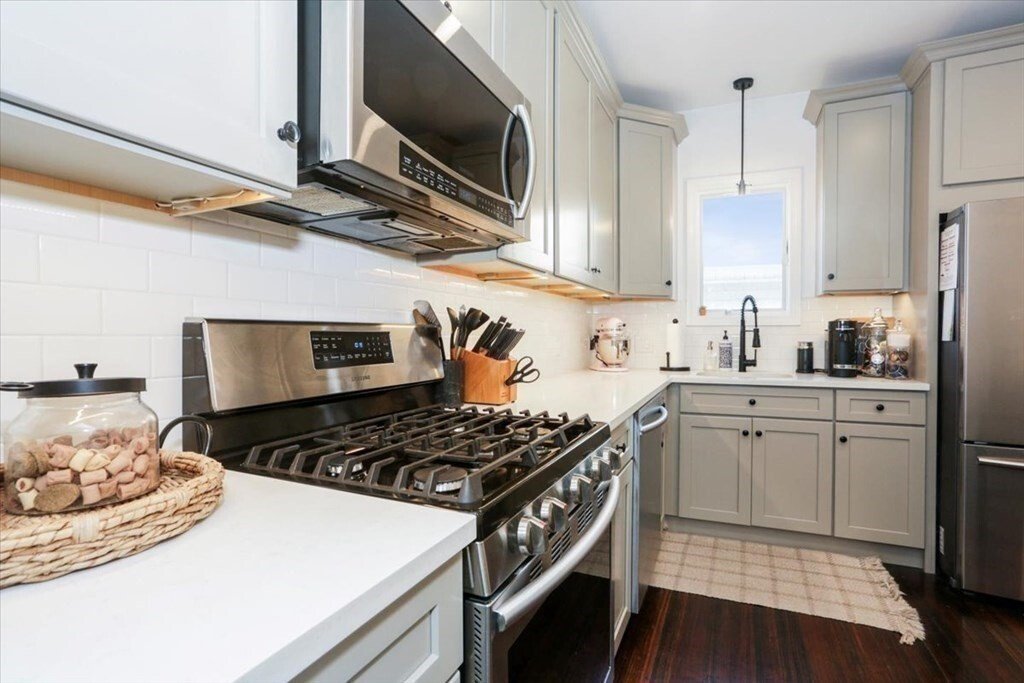 Condo in Winthrop, Massachusetts, United States 1 - 18772481