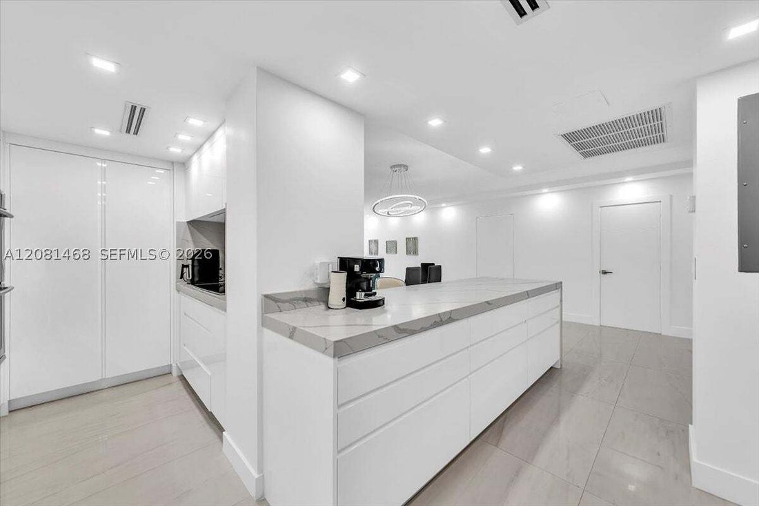 Condominio en Bal Harbour, Florida, Estados Unidos 2 - 18771206