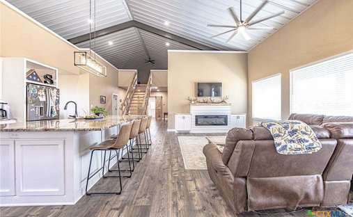 House in Shiner, Texas, United States 1