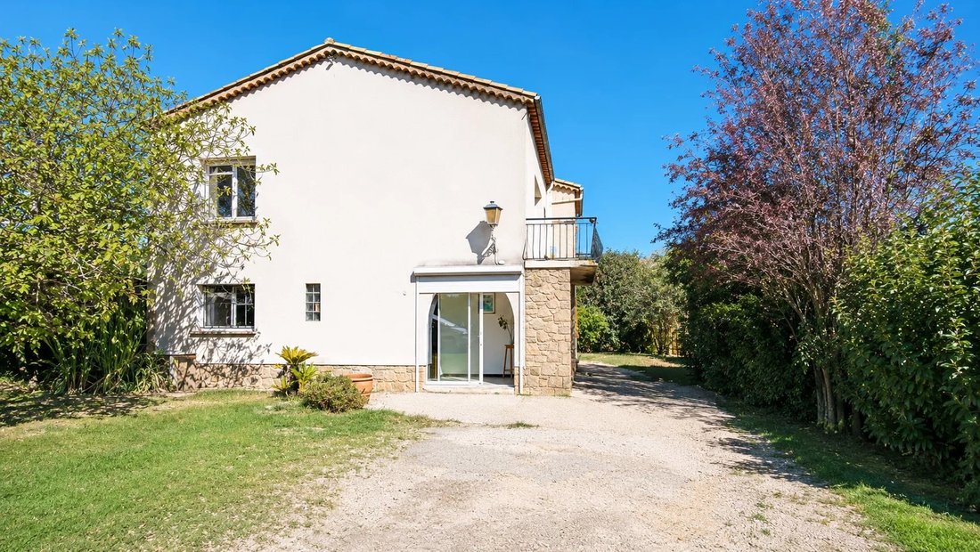 House in Partie Nord-Ferrieres-Cadenades-Rouviere, Le Muy, France 1 - 18769713