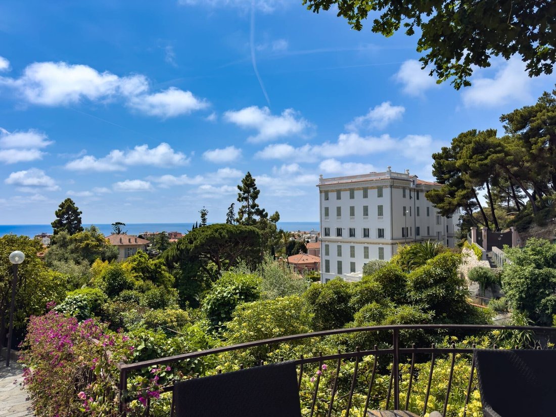 Villa à Bordighera, Ligurie, Italie 1 - 18769328