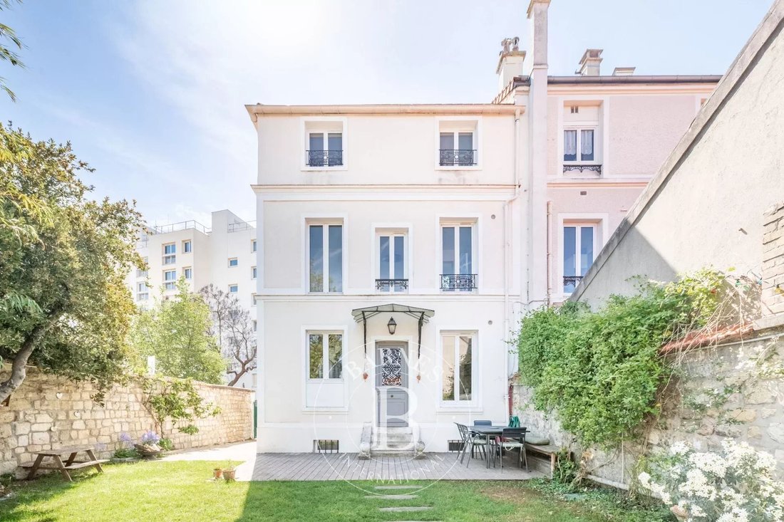 Haus in Saint-Germain-en-Laye, Île-de-France, Frankreich 1 - 18769997