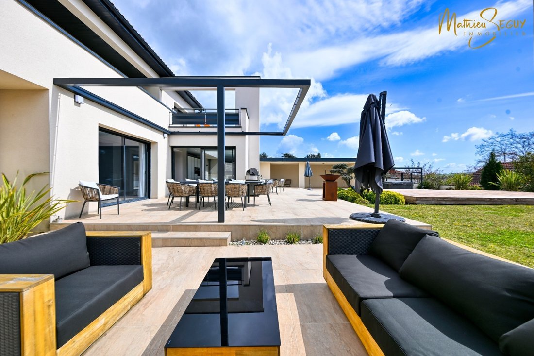 Haus in Thurins, Auvergne-Rhone-Alpen, Frankreich 4 - 17566065